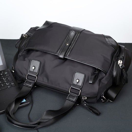 Sac multifonctionnel pour homme au design moderne 1