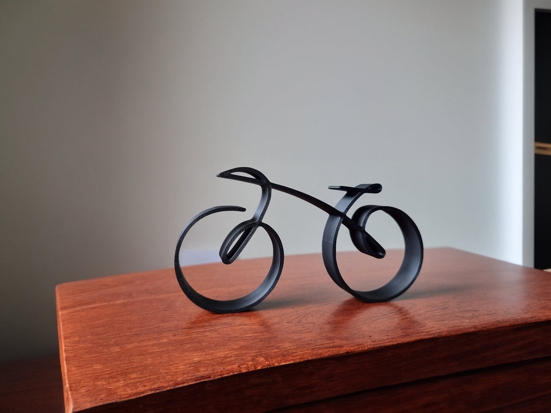 Sculpture de Vélo Minimaliste en Fil 3