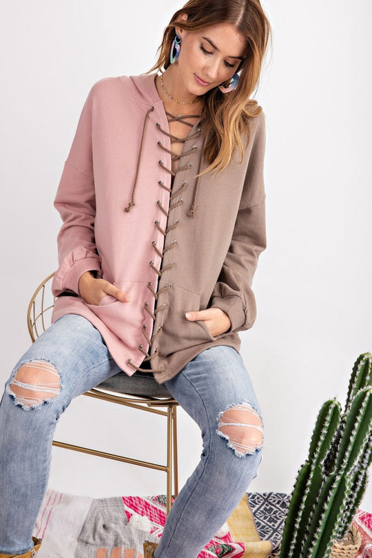 Sweat à Capuche Femme en Tricot Mocha avec Détails Colorés 2
