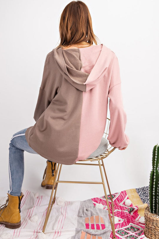 Sweat à Capuche Femme en Tricot Mocha avec Détails Colorés 3