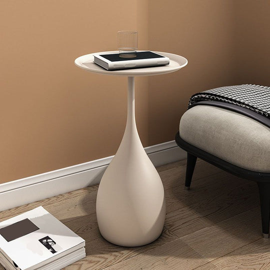 Table d'appoint Ronde en Métal au Style Médiéval Moderne 1