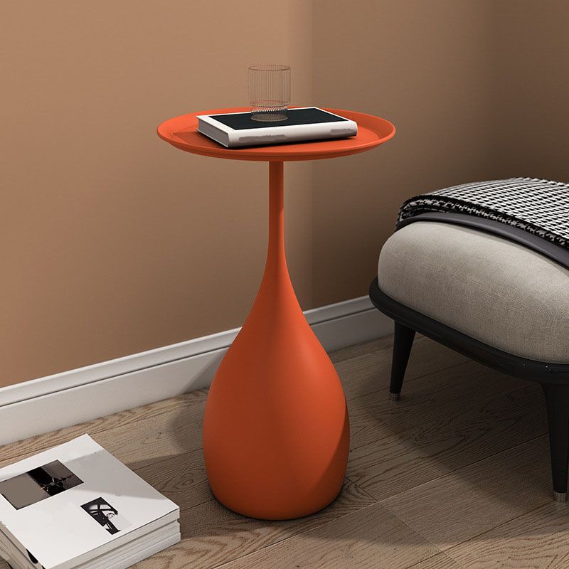 Table d'appoint Ronde en Métal au Style Médiéval Moderne 3