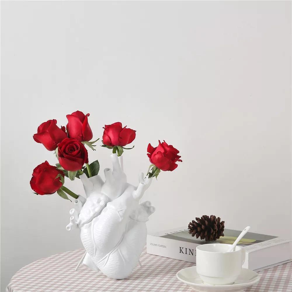 Vase en Forme de Cœur Anatomique Unique 4