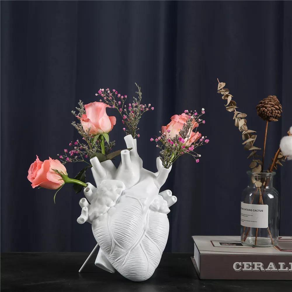 Vase en Forme de Cœur Anatomique Unique 5