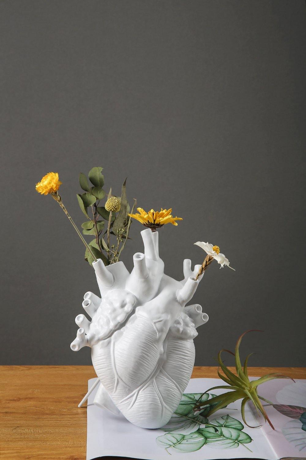 Vase en Forme de Cœur Anatomique Unique 8