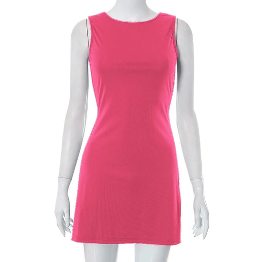 Mini-robe sans manches ajustée en A pour femme