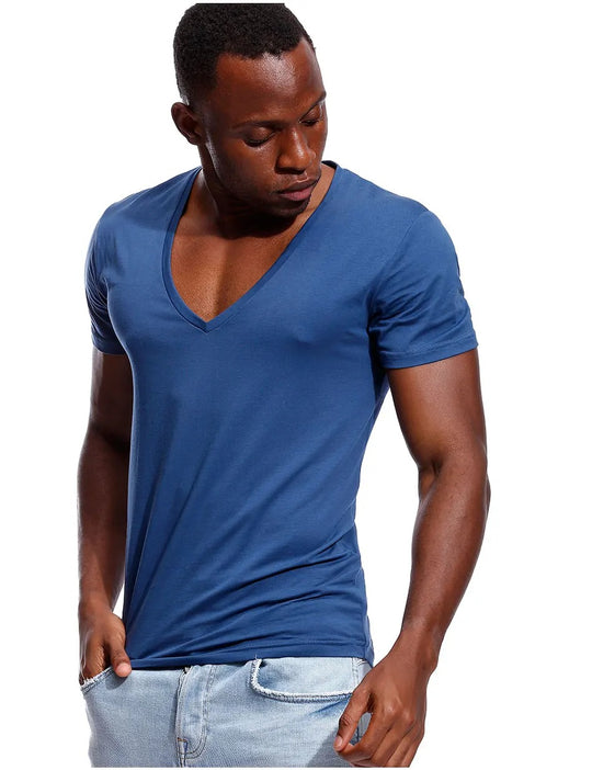 T-shirt à col en V profond pour homme