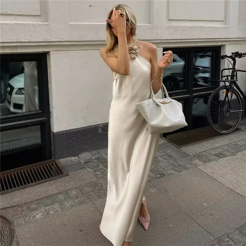 Robe longue en satin à épaules dénudées et dos nu pour femme