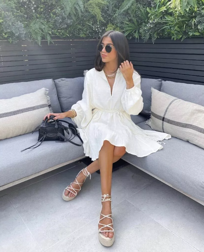 Robe à manches courtes et ballon avec ceinture nouée pour femme