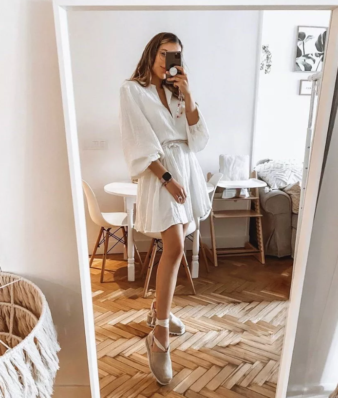 Robe à manches courtes et ballon avec ceinture nouée pour femme