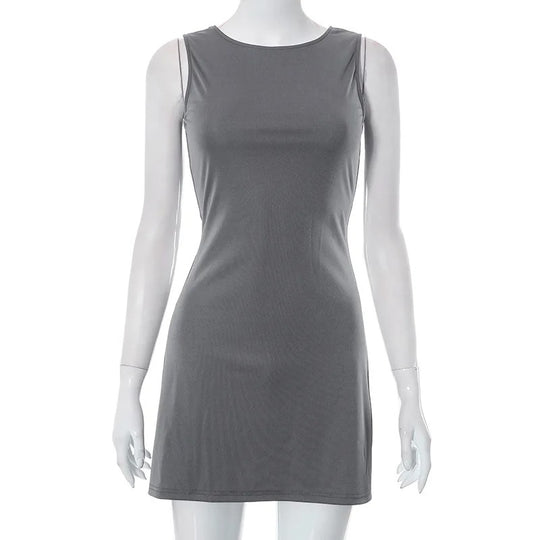 Mini-robe sans manches ajustée en A pour femme