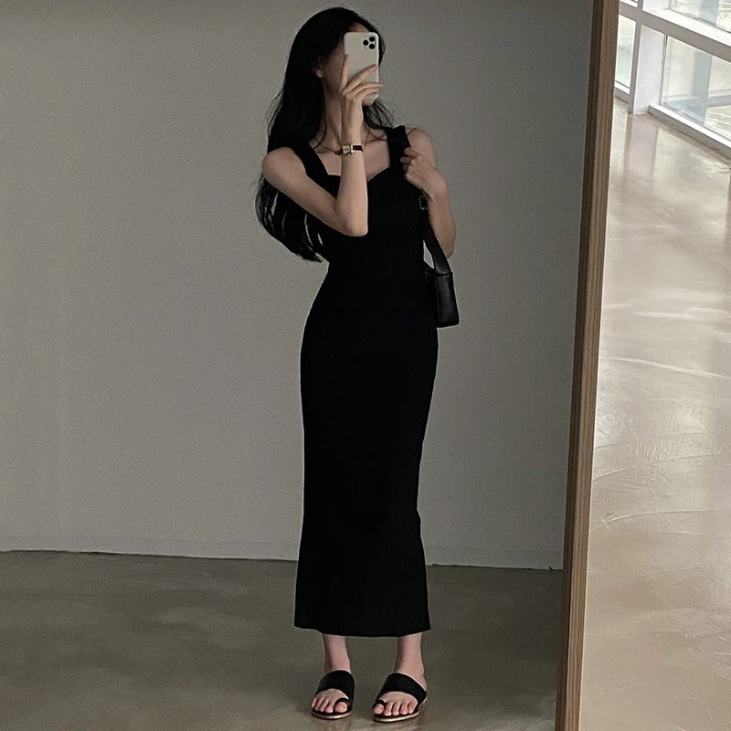 Robe tricotée sans manches à col carré pour femme