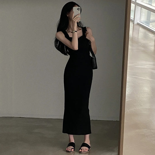 Robe tricotée sans manches à col carré pour femme