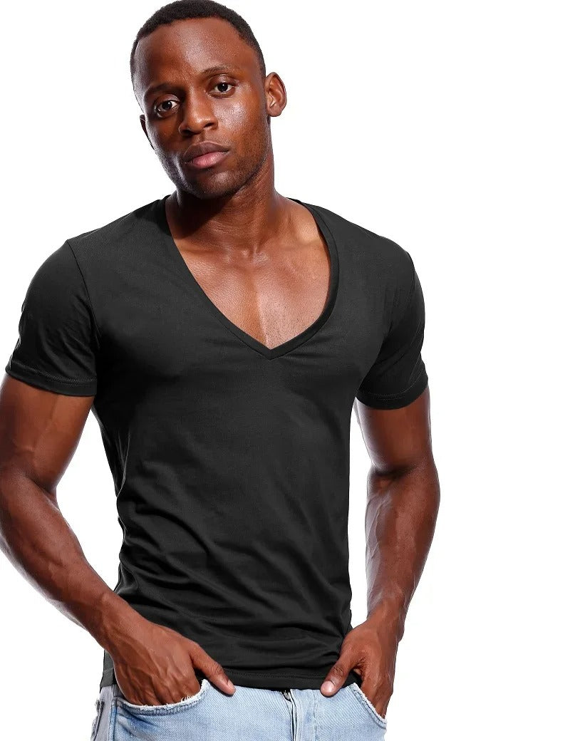 T-shirt à col en V profond pour homme