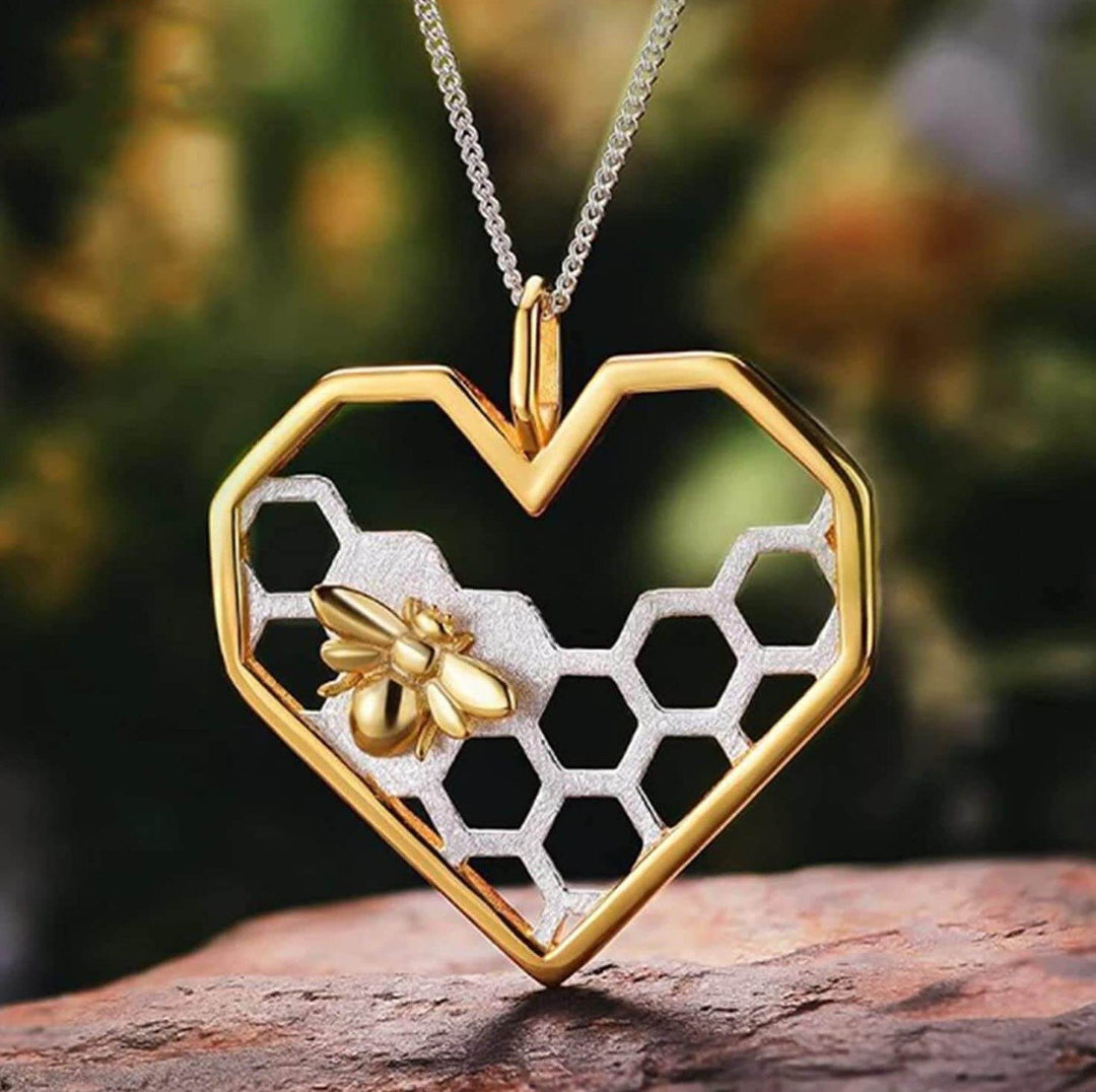 Collier à cœur en nid d'abeille