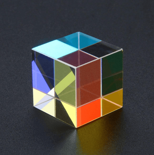 Cube à prisme optique