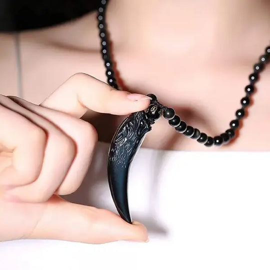 Collier à pendentif loup en obsidienne