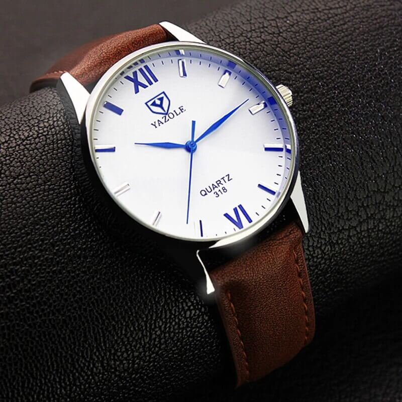 Montre-bracelet en cuir pour hommes